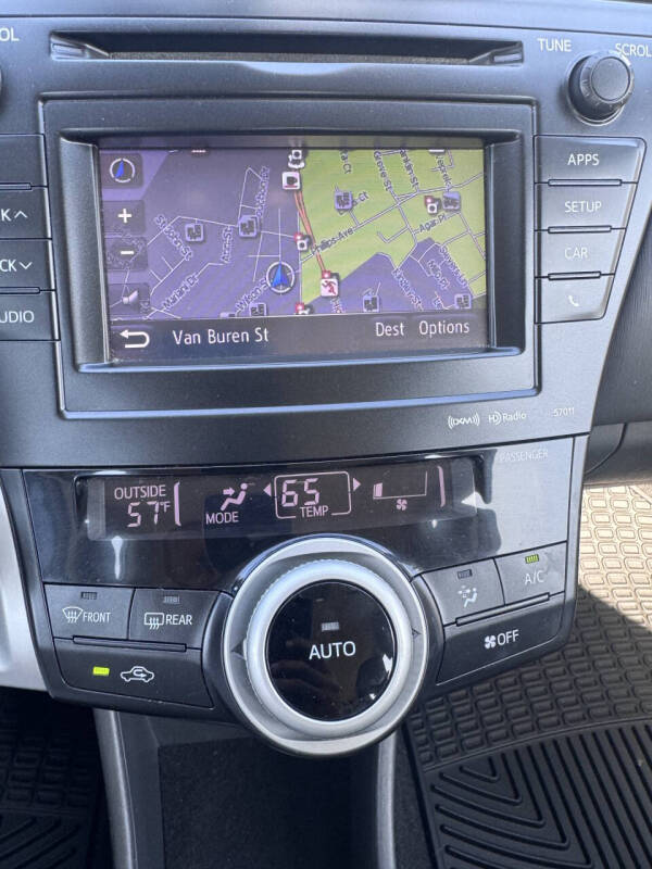 2013 Toyota Prius v Five