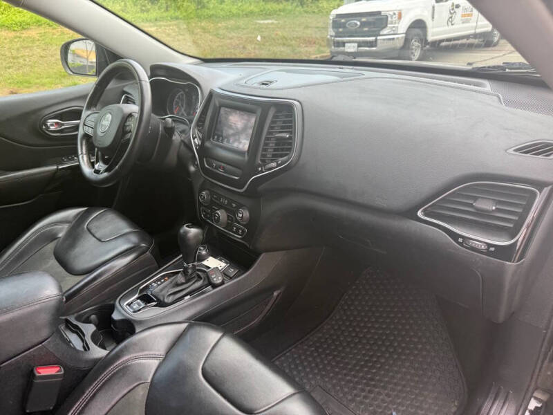 2019 Jeep Cherokee Latitude Plus