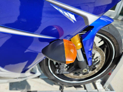 2011 Yamaha YZF-R1