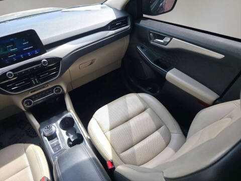 2020 Ford Escape SEL