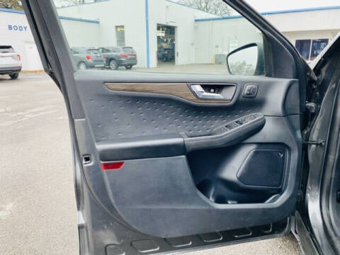 2020 Ford Escape Titanium