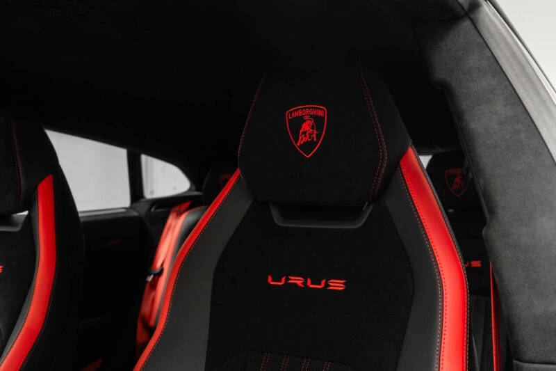 2024 Lamborghini Urus Performante