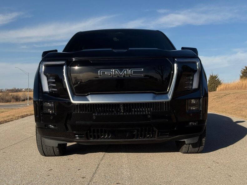 2025 GMC Sierra EV Denali