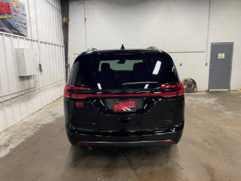2027 Chrysler Pacifica Limited