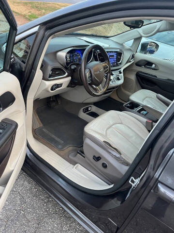 2017 Chrysler Pacifica Touring-L