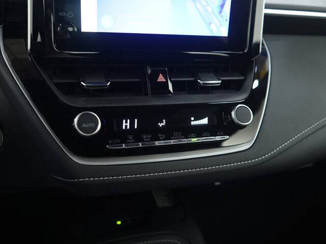 2025 Toyota Corolla Hatchback SE