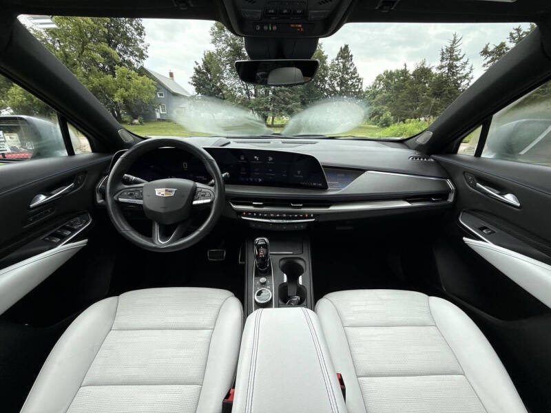 2024 Cadillac XT4 Sport