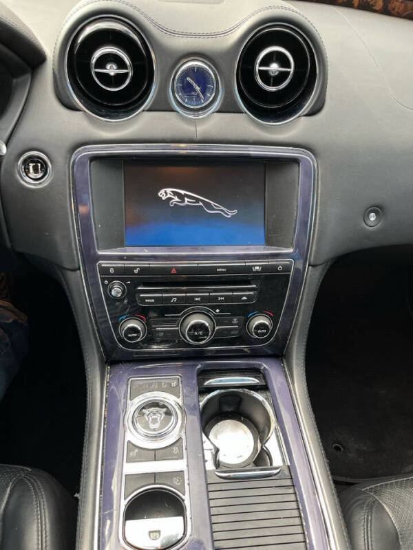 2012 Jaguar XJ