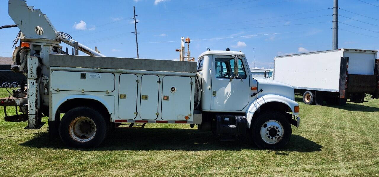 2001 International 4700 for sale at Knabenhans Motor Sales in Saint John, IN