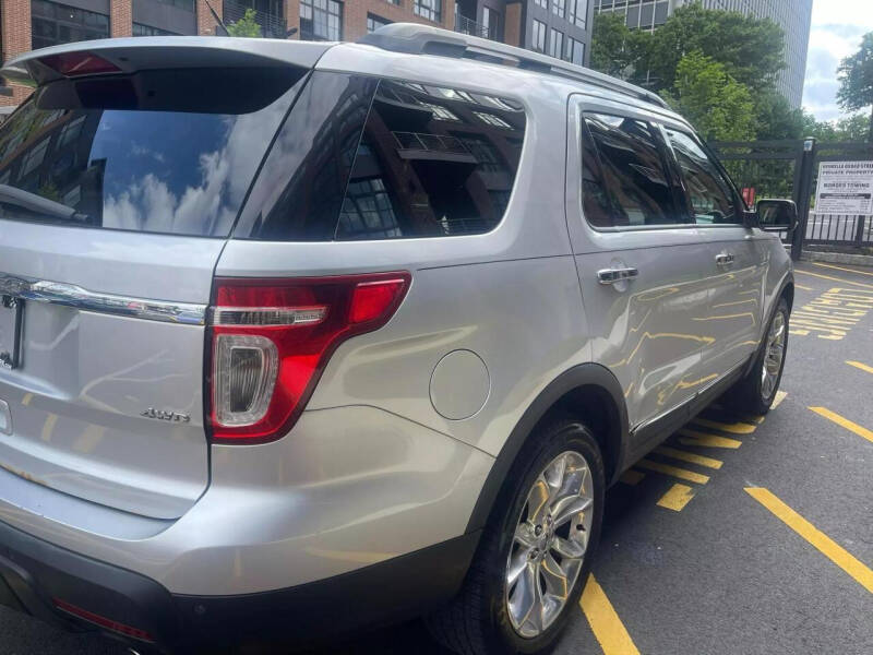 2011 Ford Explorer Limited photo 7