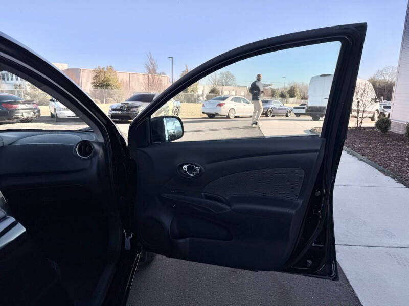 2014 Nissan Versa 1.6 SV