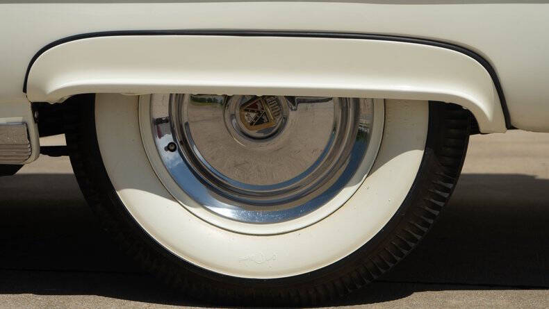 1953 Ford Crestline