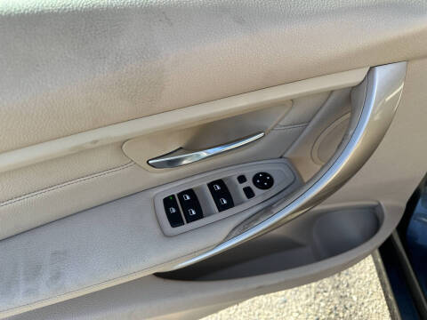 2012 BMW 3 Series 328i