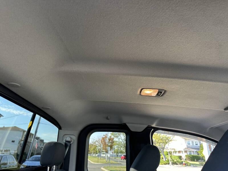 2011 Nissan Titan SV