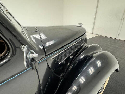 1937 Ford Deluxe