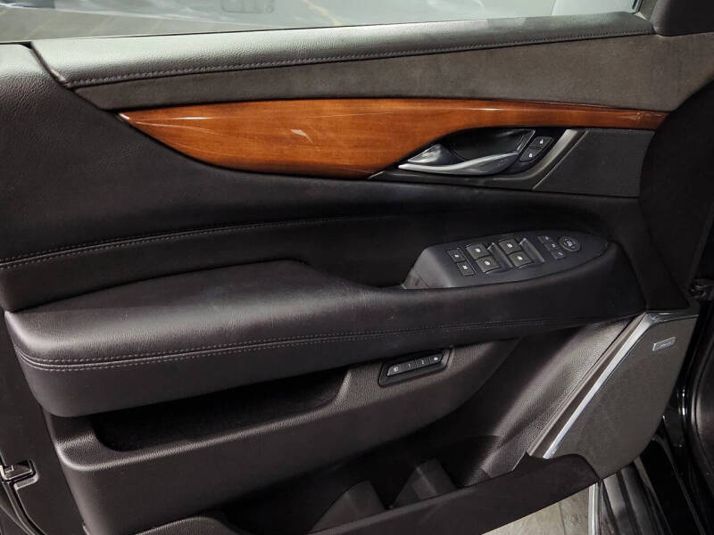 2017 Cadillac Escalade Luxury