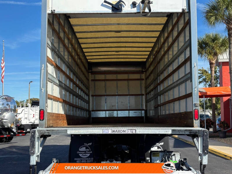 2020 Freightliner M2 106