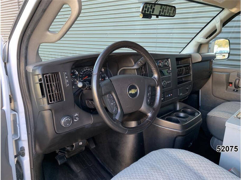 2022 Chevrolet Express 2500