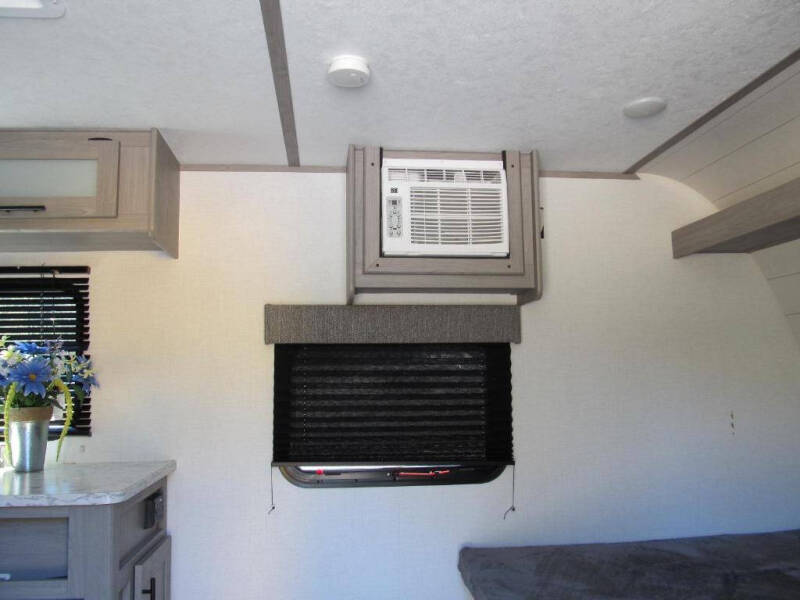 2024 Coleman CM17r24