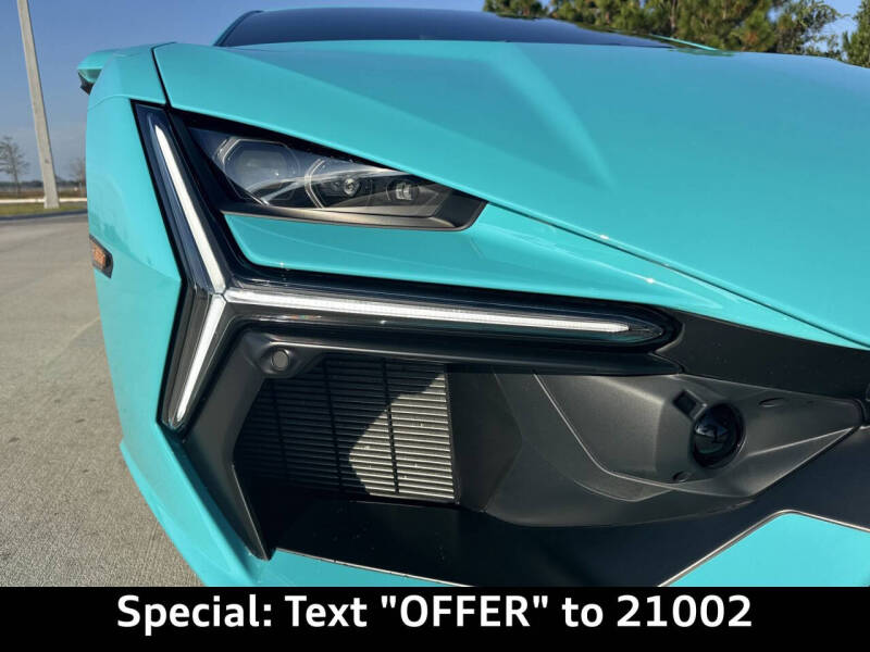 2024 Lamborghini Revuelto