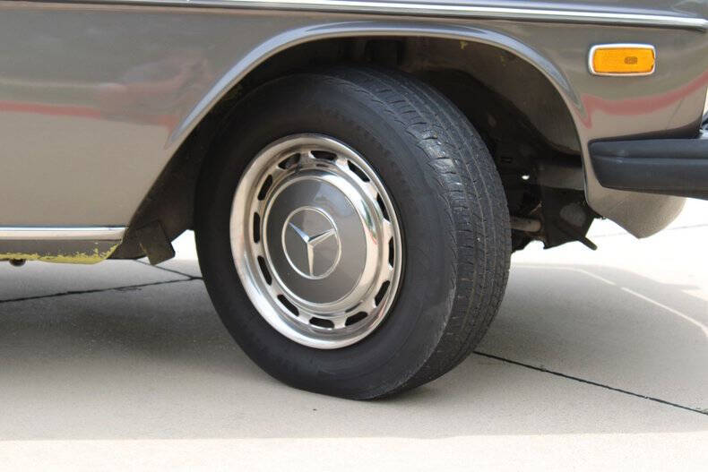 1976 Mercedes-Benz 300-Class