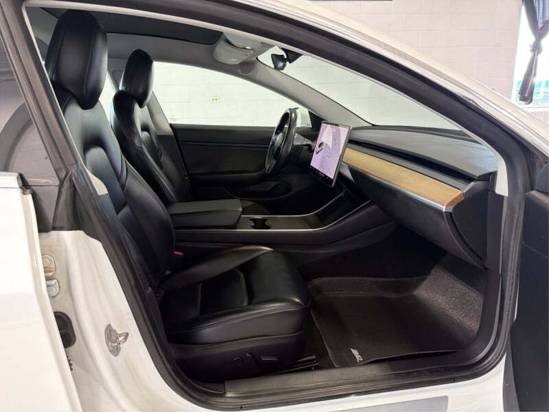 2019 Tesla Model 3 Mid Range