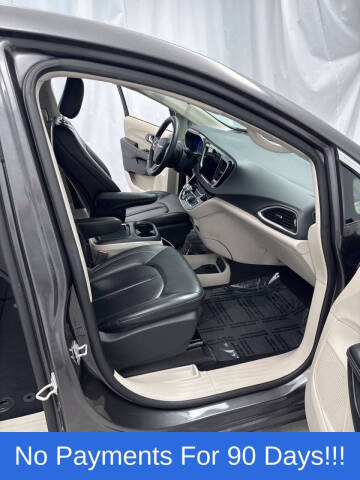 2023 Chrysler Pacifica Touring L