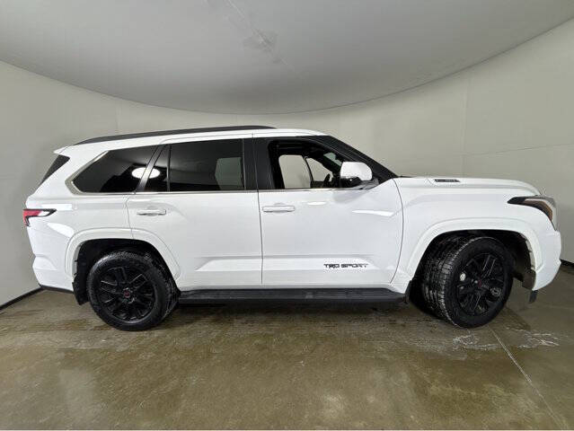 2025 Toyota Sequoia SR5