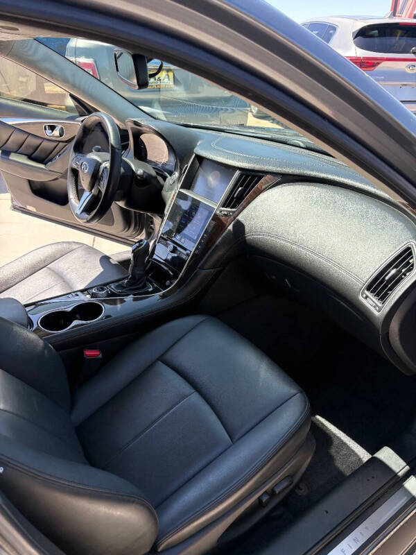 2018 Infiniti QX30 Essential