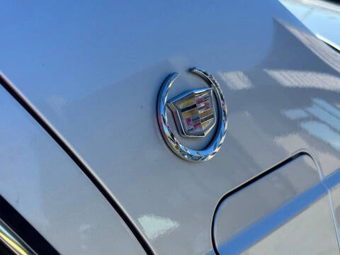 2011 Cadillac DTS Luxury Collection