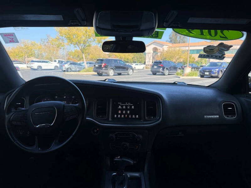 2019 Dodge Charger SXT