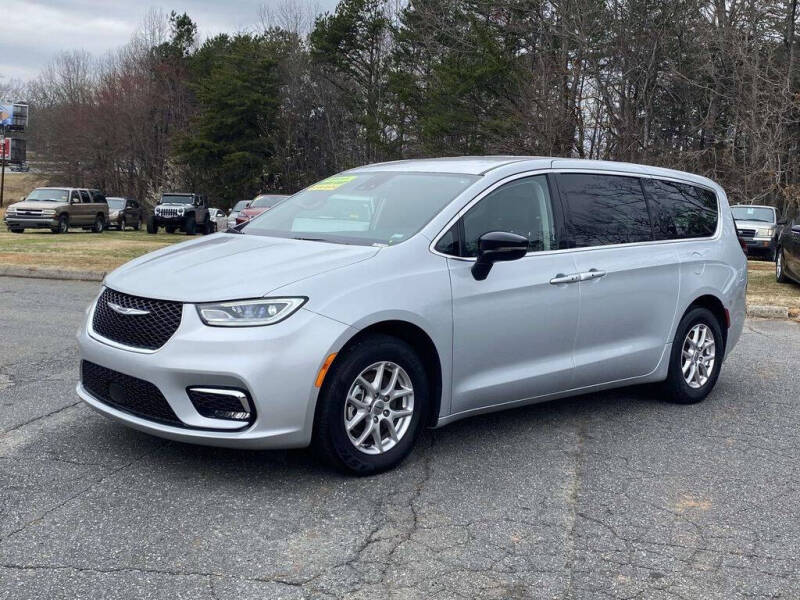 2024 Chrysler Pacifica Touring L