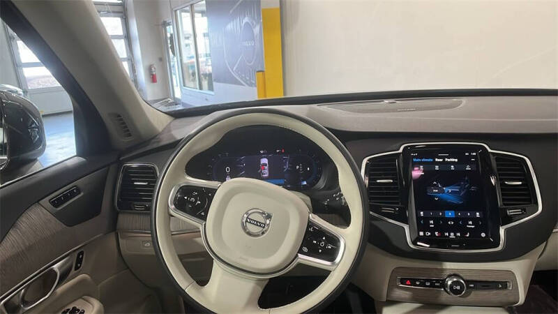 2024 Volvo XC90 B6 Plus Bright Theme 6P