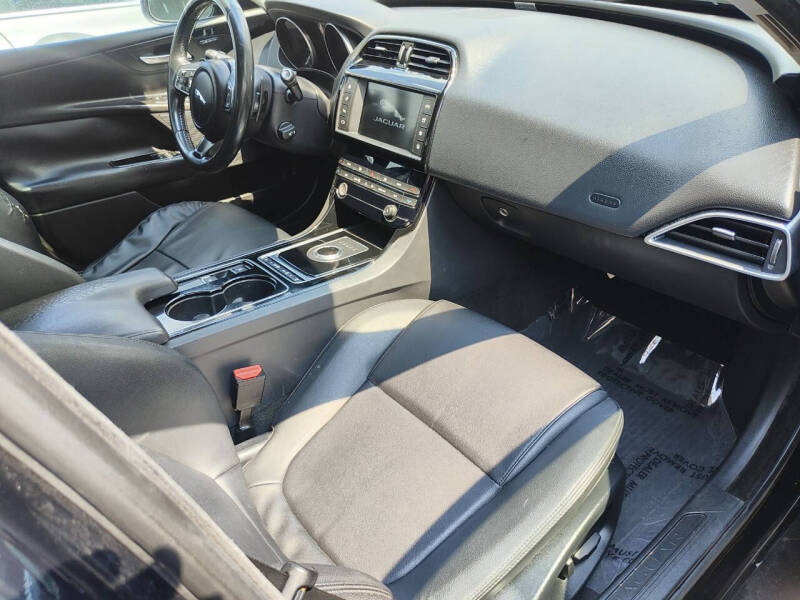 2017 Jaguar XE 25t Premium