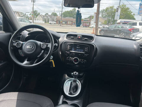 2017 Kia Soul +