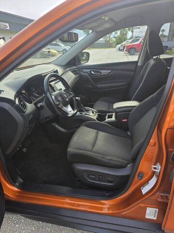 2017 Nissan Rogue SV