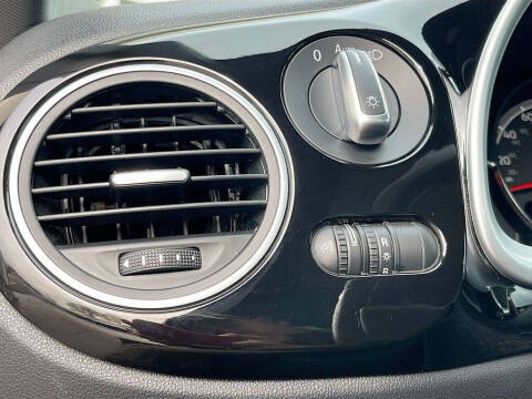 2019 Volkswagen Beetle 2.0T SE