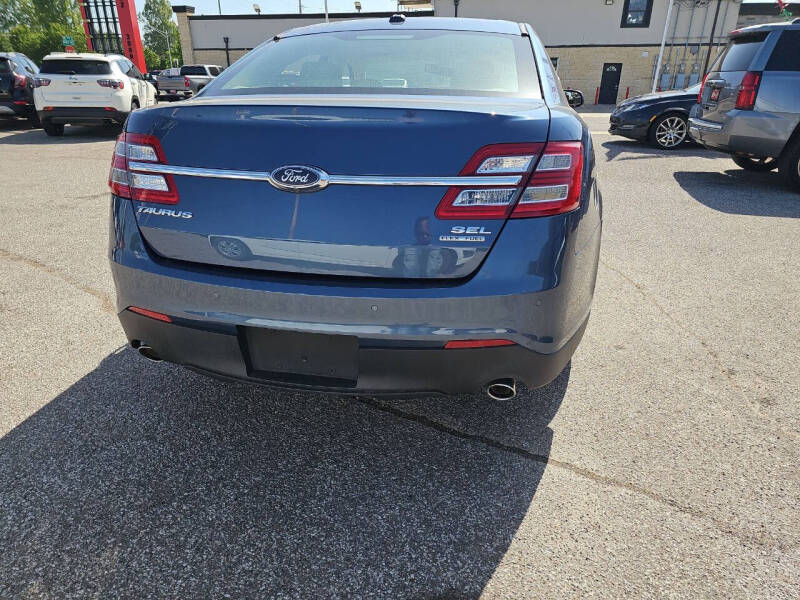 2018 Ford Taurus SEL