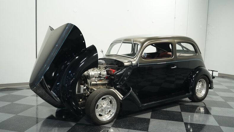 1937 Ford Tudor