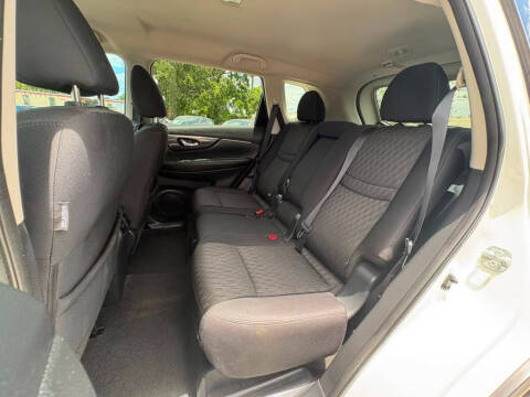 2017 Nissan Rogue SV