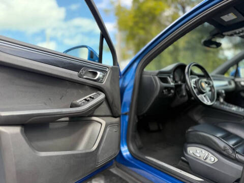 2015 Porsche Macan S