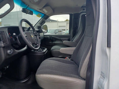 2022 Chevrolet Express 2500