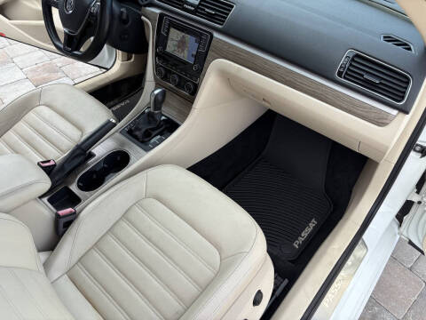 2018 Volkswagen Passat 2.0T SEL Premium