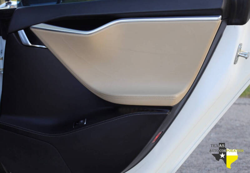 2016 Tesla Model S 90D