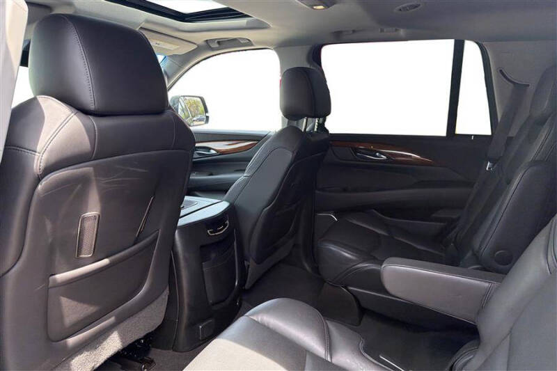 2017 Cadillac Escalade Luxury