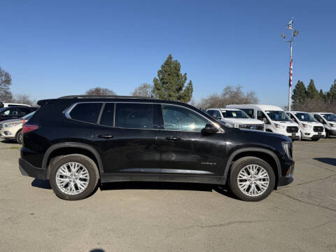 2024 GMC Acadia Elevation