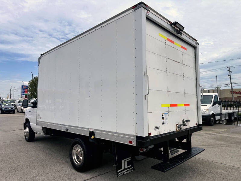 2013 Ford E-Series E-350 SD