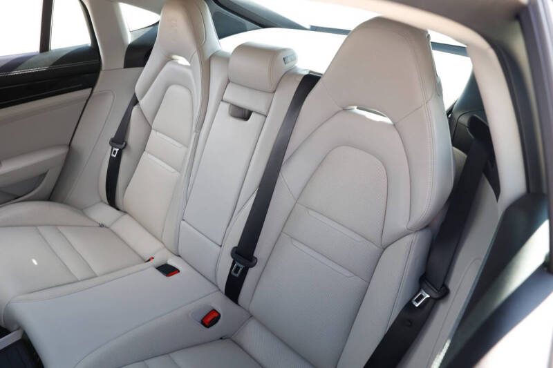 2020 Porsche Panamera