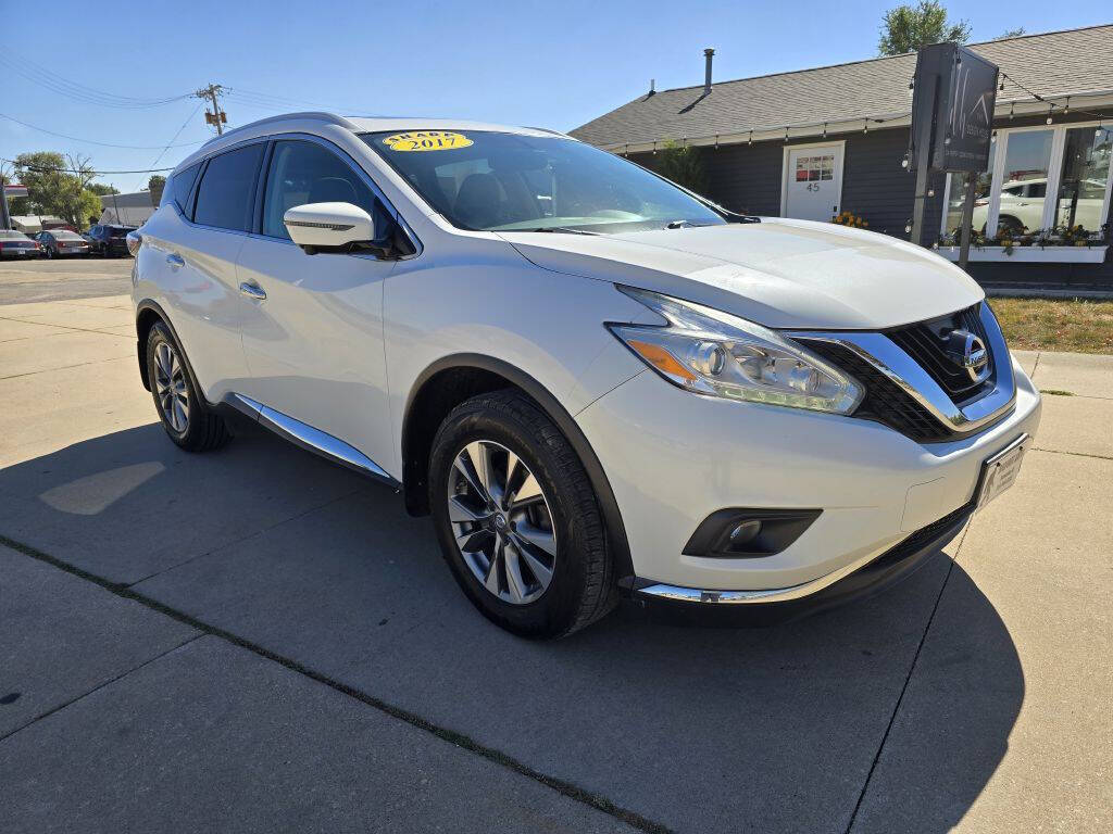 2017 Nissan Murano for sale at Bigfoot Auto in Hiawatha, IA