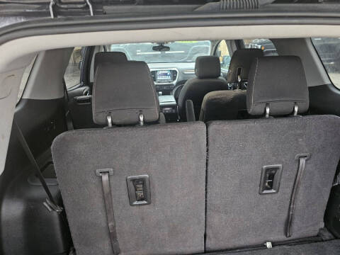 2017 GMC Acadia SLE-2